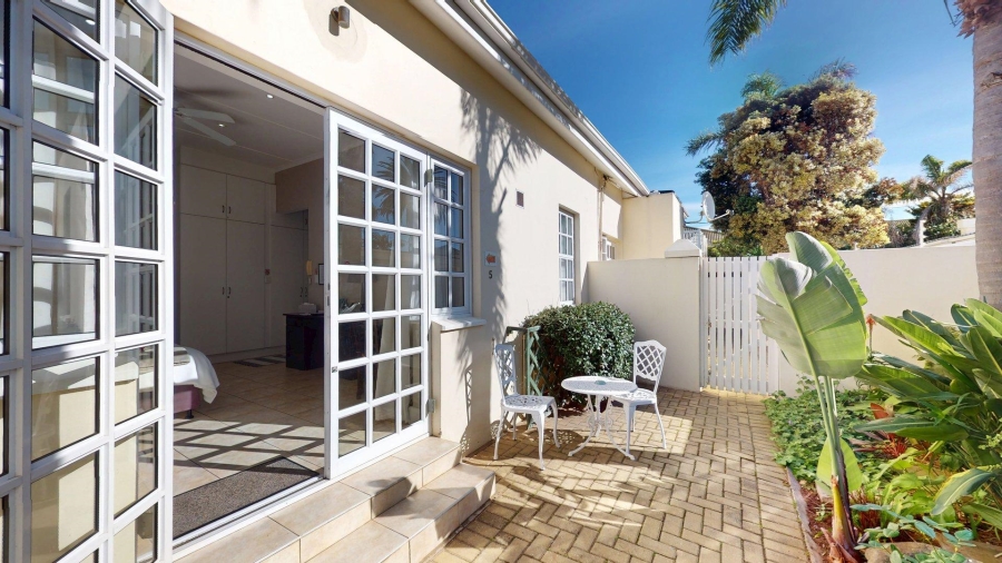 8 Bedroom Property for Sale in Summerstrand Eastern Cape